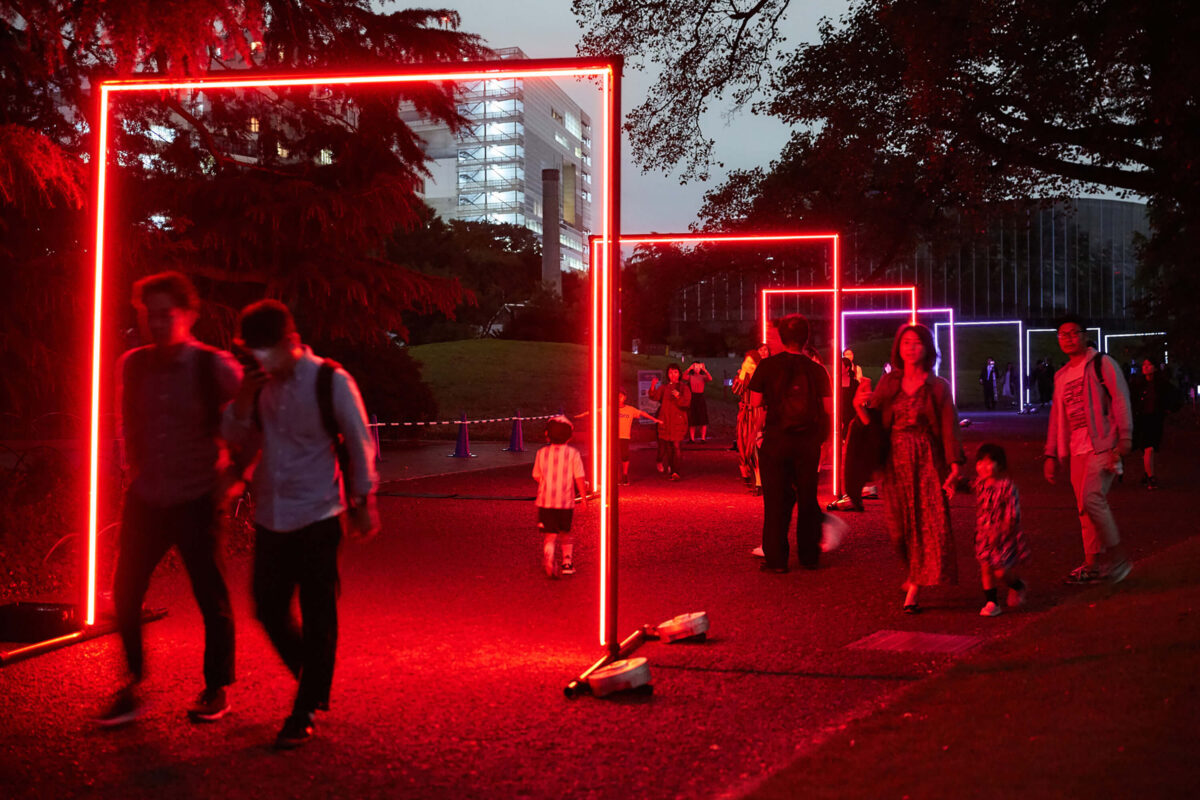 アーティストと共同開催。体験型の「GYOEN ART NIGHT WALK 新宿御苑 夜歩」