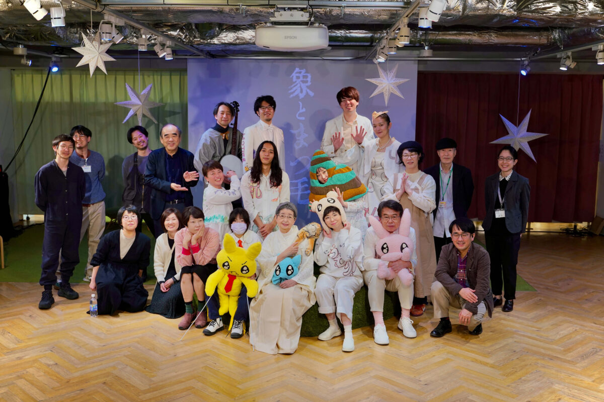TAP25記念演劇「象とまつ毛」クリエーションメンバーとスタッフ（2025年・撮影：中川陽介）